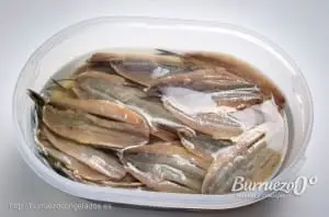 Macerar en vinagre entre 6 y 8 horas.