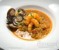 Caldereta de langostinos con almejas y quinoa de Burruezo congelados.