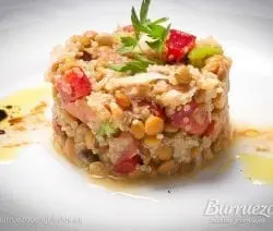 Ensalada de lentejas, quinoa, verduras y atun, de burruezo congelados