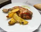 Cuartos traseros de pollo asados al horno con patatas