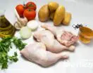 Cuartos traseros de pollo asados al horno con patatas