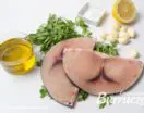 Emperador en salsa marinera, con salsa verde o a la plancha con ajo y perejil